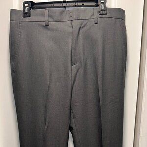 Kenneth Cole Reaction Men’s Dress Pants 32/32 brand new condition